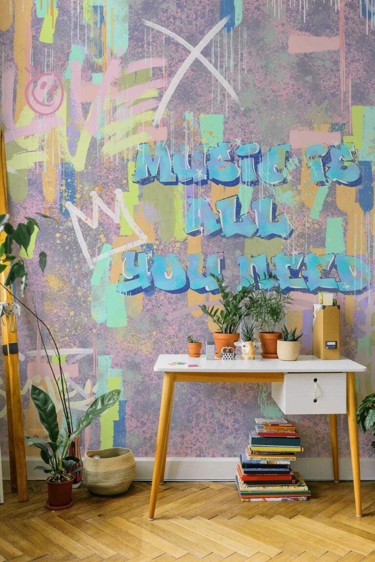Cool Graffiti Fucshia