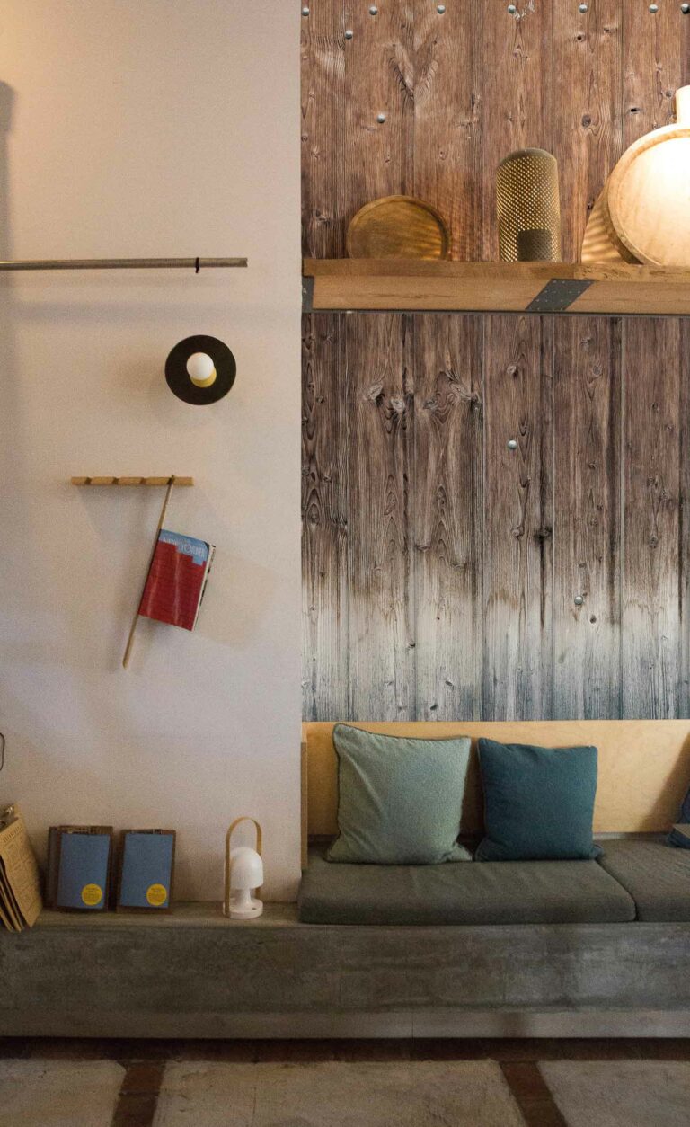 Wooden wall Natural